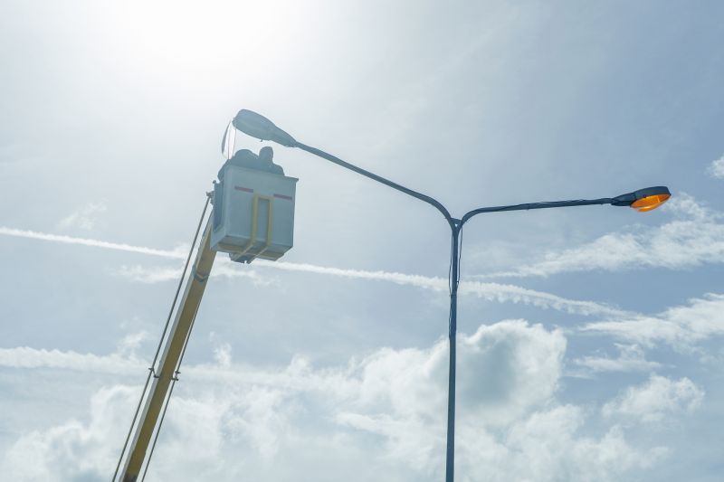 Outdoor Pole Light Service