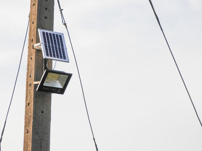 Outdoor Pole Light Service