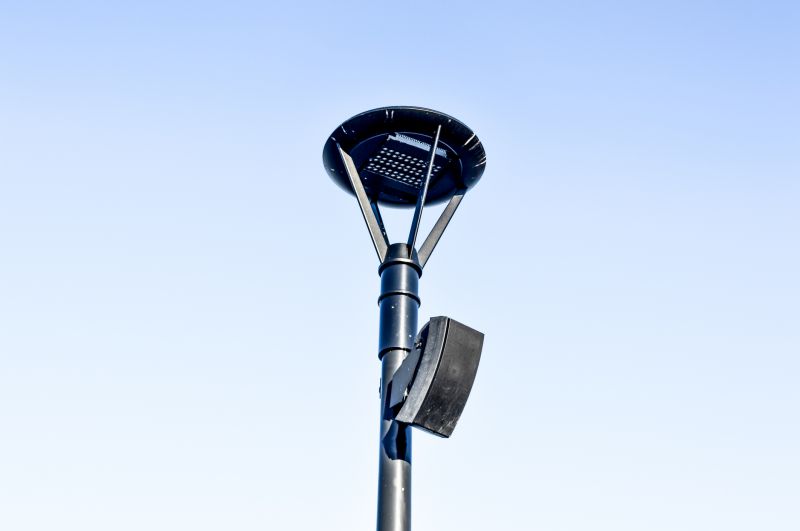 Who Does Outdoor Pole Light Service